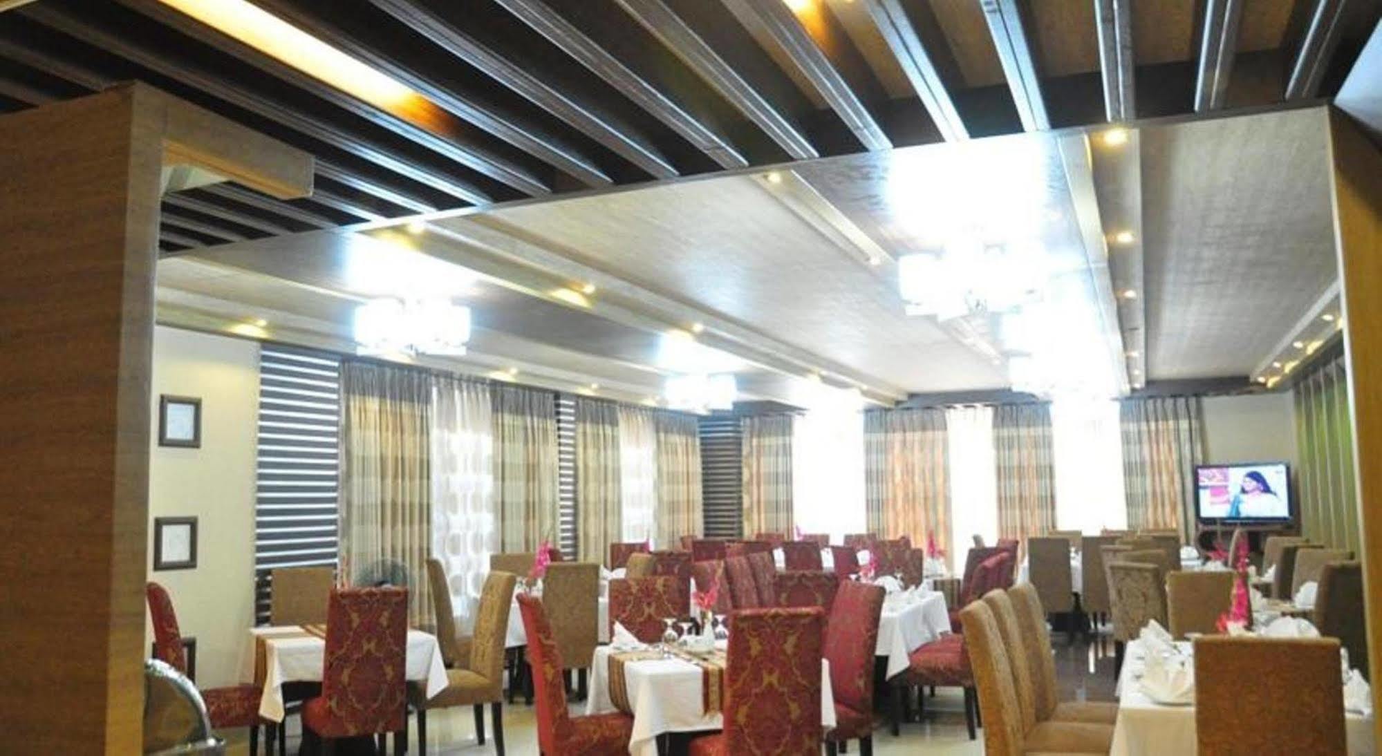 Marino Hotel - Best Near Airport Dhaka Buitenkant foto