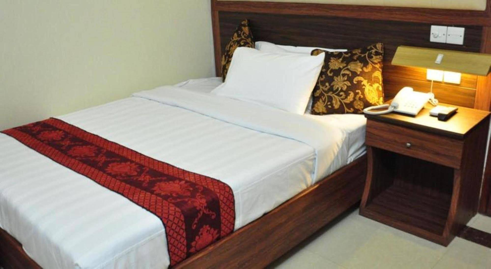 Marino Hotel - Best Near Airport Dhaka Buitenkant foto