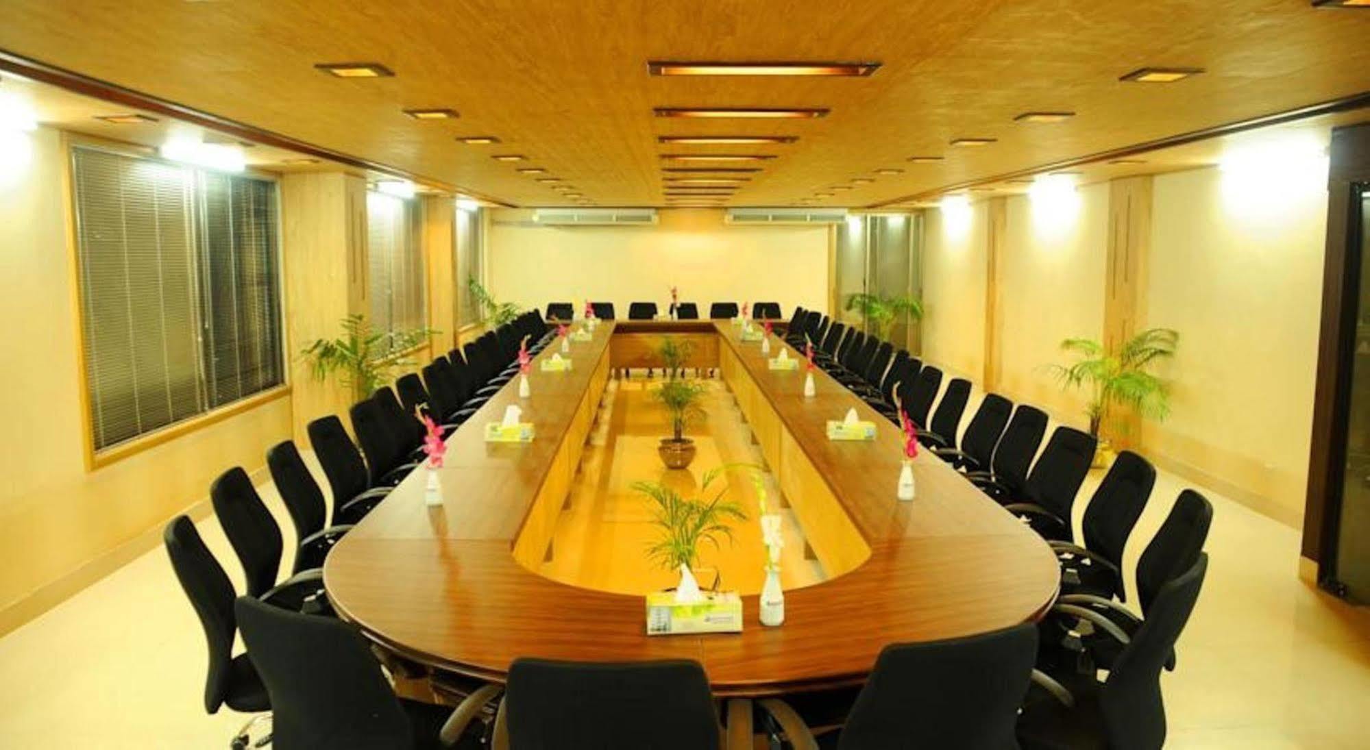Marino Hotel - Best Near Airport Dhaka Buitenkant foto
